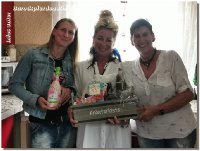 Aufgrund der derzeitigen schlechten Marktlage, was Friesenpferde betrifft, habe ich mich nun ein wenig mehr auf PREs konzentriert. Es zählen bereits viele Jahre stolze spanische Hengste, mit denen ich äußerst glücklich bin, zu meinem Eigentum, somit ist mir das nicht neu. Natürlich hört sich das für einige ein wenig seltsam an, wurde ich doch Jahrzehnte lang als "Friesen-Gaby" betitelt! Nun, Zeiten ändern sich - für alle von uns!