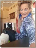 Endlich schleicht sich der Sommer langsam ein - gef&uuml;hlt t&auml;glich Regen und im Matsch drau&szlig;en zu reiten zehrt zus&auml;tzlich zu Corona echt an den Nerven! Aber wir sind ja immer positiv gestimmt und freuen uns auf ein sch&ouml;neres Arbeiten drau&szlig;en mit unseren 4Beinern! Da es ja nun Deutschland weit Lockerungen gibt, d&uuml;rft ihr auch wieder zum Training kommen - ob Zirzensik, Dressur oder Abschrecktraining in unserer "Disko-Scheune". Jan und ich freuen uns auf Kurse am Hof, auch d&uuml;rften wir wieder ausw&auml;rts unterrichten.